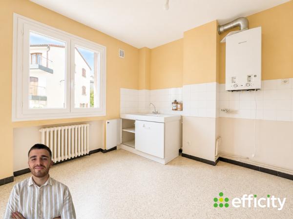 Immeuble
        
        - 210 m² 198 000 € *