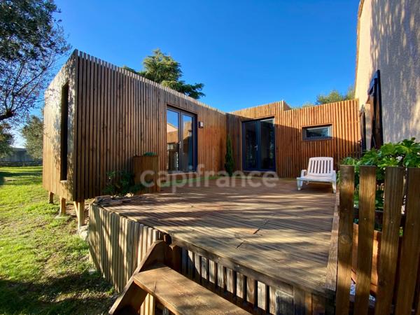 Maison à vendre T4 de 110m2 sur terrain clos de 1260m2, calme, vue dominante et dégagée.