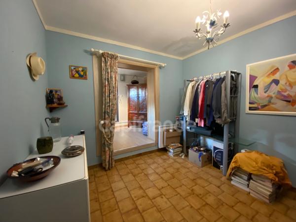 Maison à vendre T4 de 110m2 sur terrain clos de 1260m2, calme, vue dominante et dégagée.