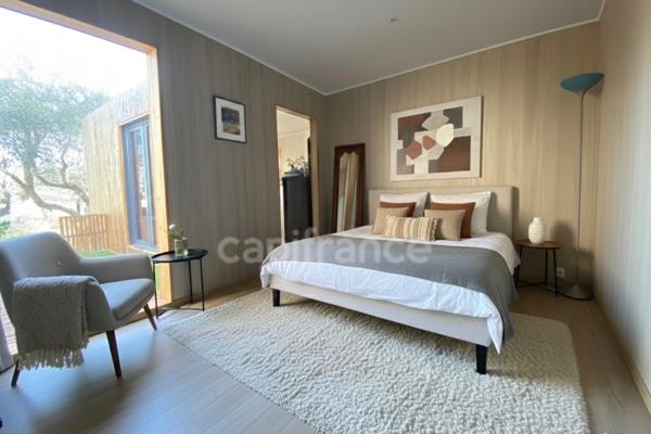 Maison à vendre T4 de 110m2 sur terrain clos de 1260m2, calme, vue dominante et dégagée.