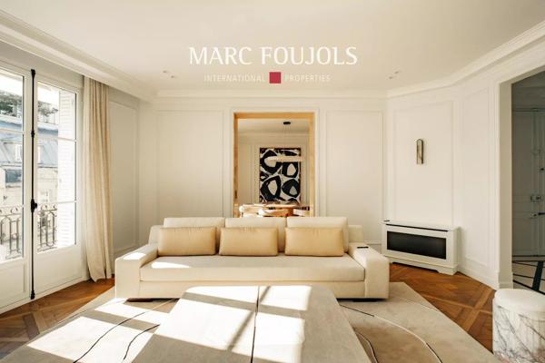 Paris XVI PLace des Etats Unis – appartement d’exception de 222 m² au 5ème étage avec balcon terrasse