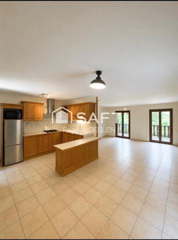 Superbe propriété de 8520 m 2  avec plain pied 3 chambres et garage indépendant