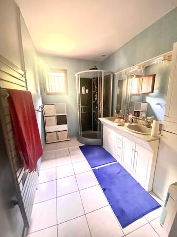 Superbe propriété de 8520 m 2  avec plain pied 3 chambres et garage indépendant