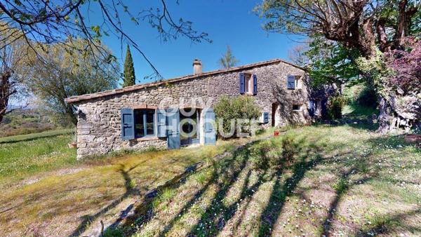 À VENDRE - Propriété de charme avec vue dominante à GRANE (26400)