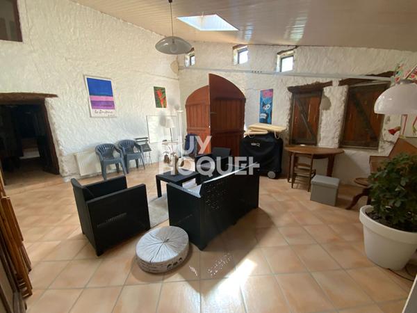 À VENDRE - Propriété de charme avec vue dominante à GRANE (26400)