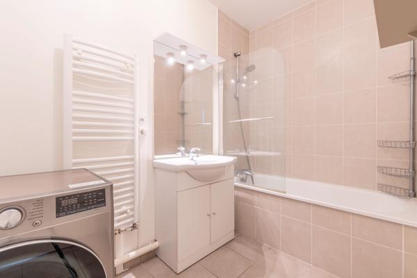 Appartement
         3 pièces
        - 63 m² Exclusivité 185 000 € *
