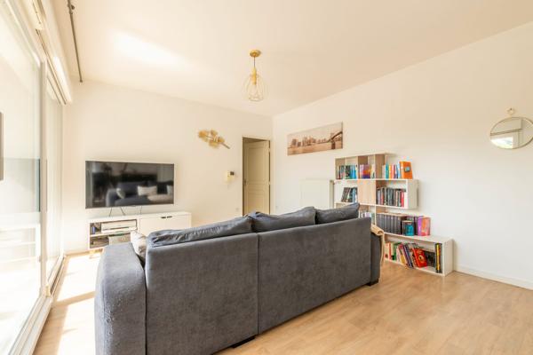 Appartement
         3 pièces
        - 63 m² Exclusivité 185 000 € *