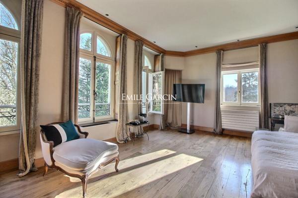 A vendre-Ville d'Avray- demeure de prestige de 511 m²