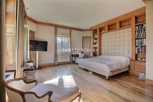 A vendre-Ville d'Avray- demeure de prestige de 511 m²