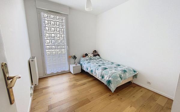 Appartement à vendre    4 pièces • 76,93 m2 Guyancourt