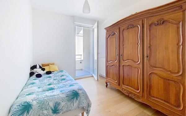 Appartement à vendre    4 pièces • 76,93 m2 Guyancourt