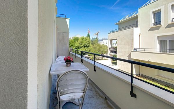 Appartement à vendre    4 pièces • 76,93 m2 Guyancourt