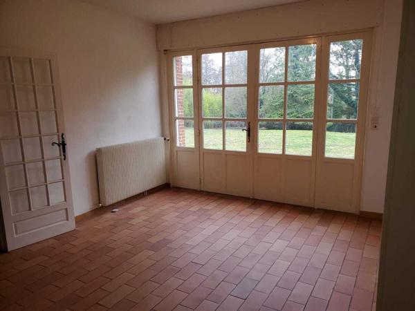 Maison d'habitation de 186 m2 proche centre de Breteuil 4 chambres