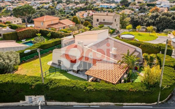 Maison à vendre    4 pièces • 91 m2 Saint-Laurent-du-Var