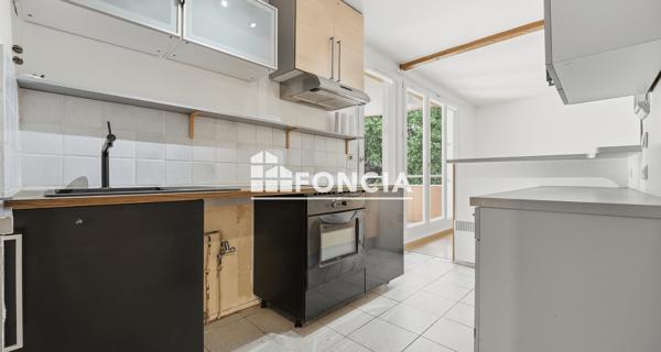 À vendre Appartement 4 pièces 75.78 m² - Saint-laurent-du-var 06700