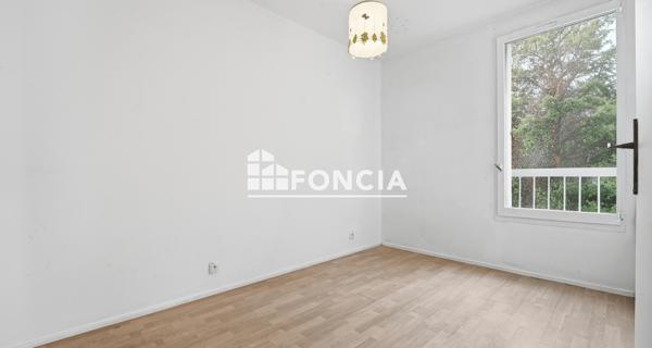 À vendre Appartement 4 pièces 75.78 m² - Saint-laurent-du-var 06700