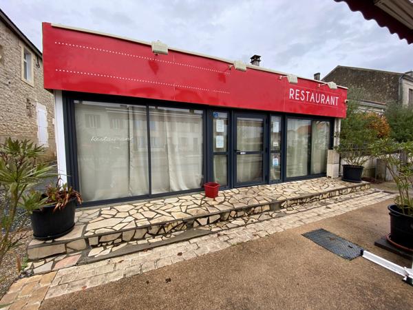 Murs commerciaux
                                                                                                                                                                                                                                                                                                                                                                                                                                            162.17  m²