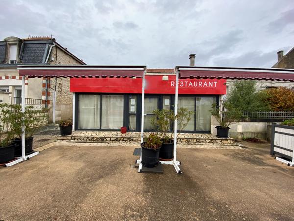 Murs commerciaux
                                                                                                                                                                                                                                                                                                                                                                                                                                            162.17  m²