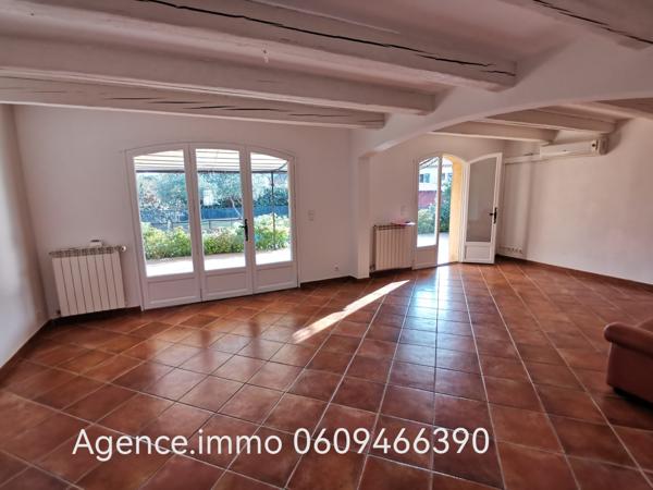 À vendre - Maison individuelle, 5 pièces située à Puget-sur-Argens (83480)