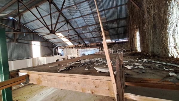 Local d'activités de 212,27 m²