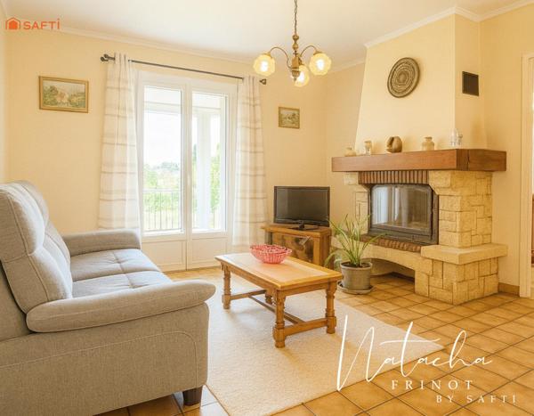 Un cocon entretenu avec soin, à quelques minutes à pied du cœur de Fronton. Charme, calme et potentiel vous attendent