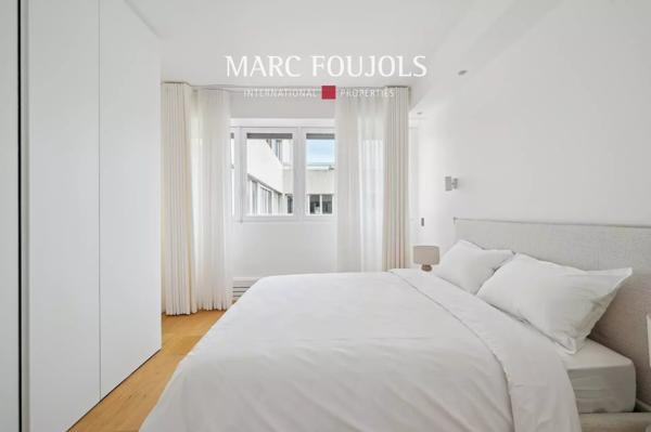 Paris VIII Avenue Montaigne Triangle d’Or – Appartement au 6è étage avec terrasse – 3 chambres- Vue Tour Eiffel
