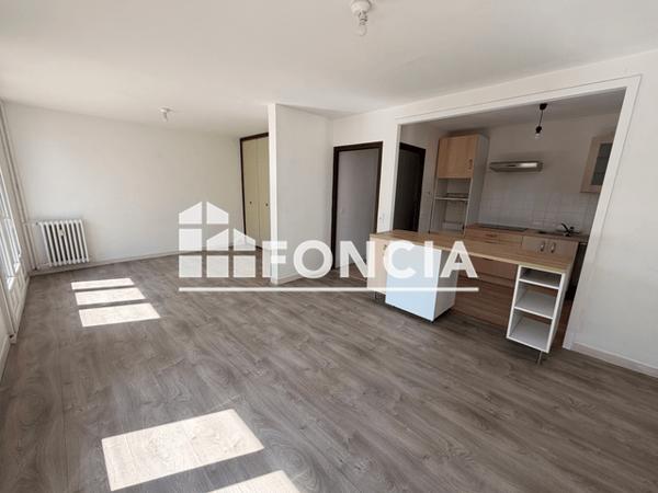 Location Appartement 5 pièces 105.6 m² - 07 rue de l'Oiselet Bourgoin-jallieu 38300