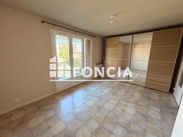 Location Appartement 5 pièces 105.6 m² - 07 rue de l'Oiselet Bourgoin-jallieu 38300
