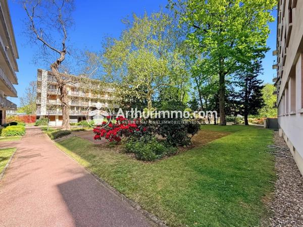 Vente Appartement 5 pièces 106 m2 à Évry-Courcouronnes