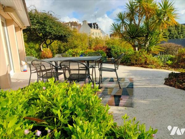 VUE SUR MER et sur l'ENTRÉE du PORT