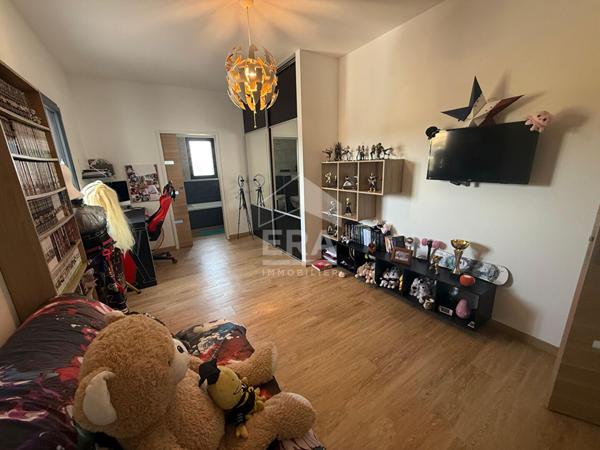 Les Pennes Mirabeau - Maison T4 de 163,5m2 sur parcelle de 965m2 avec sous sol et piscine