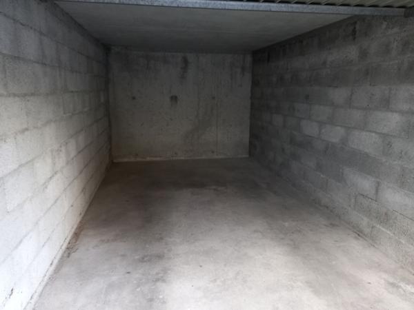 Garage simple sécurisé en sous sol dans une copropriété de la commune de Jacob-Bellecombette