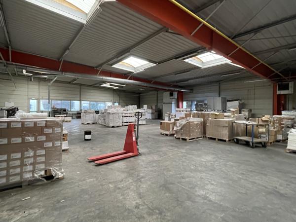 Local D’activité 1330m² – Beaucouze