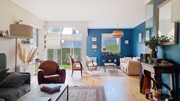 Maison
         8 pièces
        - 172 m²