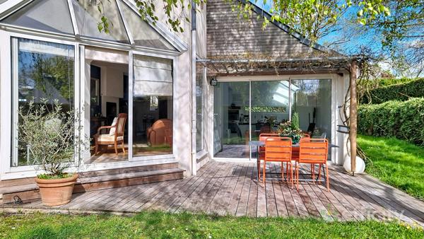 Maison
         8 pièces
        - 172 m²