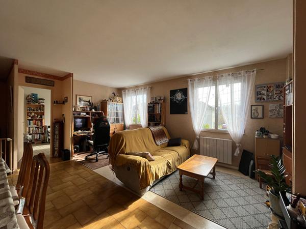 A vendre Maison 4 chambres avec jardin et garage située à Trélissac 108 m2