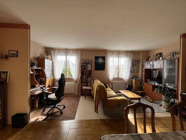 A vendre Maison 4 chambres avec jardin et garage située à Trélissac 108 m2