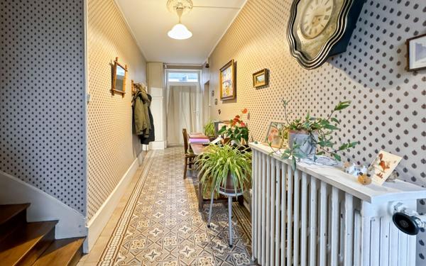 Maison à vendre    6 pièces • 148,21 m2 La Chapelle-Saint-Mesmin