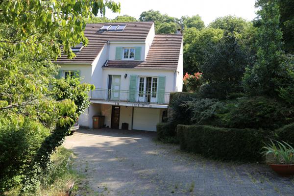 Montmorency (95160) MONTMORENCY 95160 MAISON T7 INDEPENDANTE AVEC JARDIN