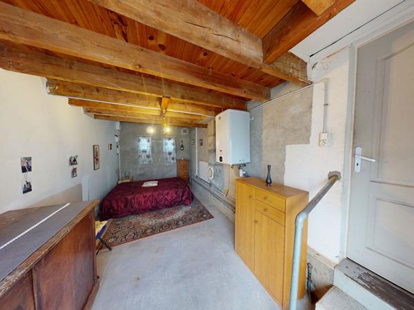 Maison plain-pied Saint Denis De L Hotel 4 pièce(s) 80 m2