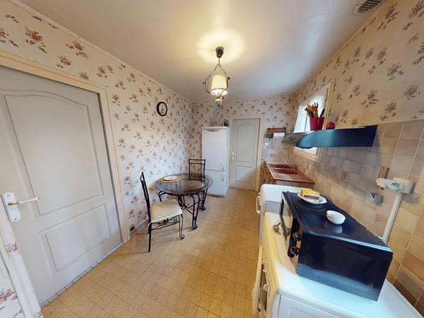 Maison plain-pied Saint Denis De L Hotel 4 pièce(s) 80 m2