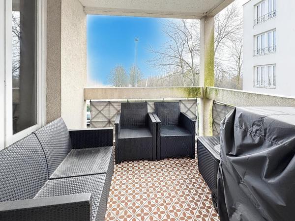 Proche toutes commodités et 8 minutes à pieds du RER A