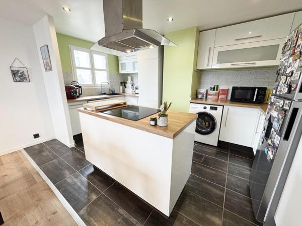 Proche toutes commodités et 8 minutes à pieds du RER A