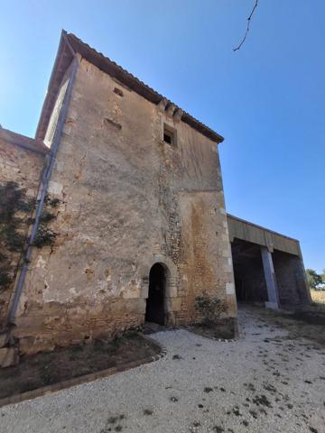 ANCIEN CORPS DE FERME RENOVE AVEC DEPENDANCES ET PRAIRIES ATTENANTES