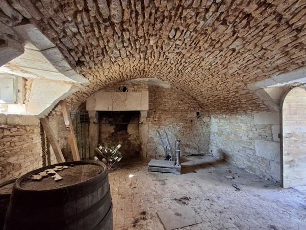 ANCIEN CORPS DE FERME RENOVE AVEC DEPENDANCES ET PRAIRIES ATTENANTES