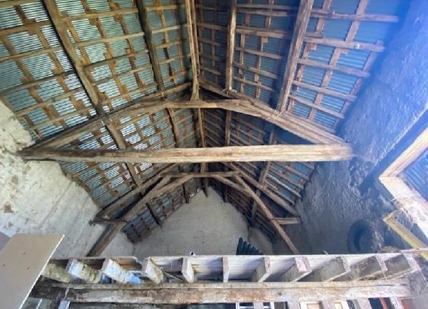 Maison à vendre    1 pièce • 93 m2 Meaulne