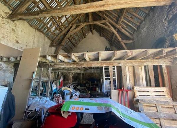 Maison à vendre    1 pièce • 93 m2 Meaulne