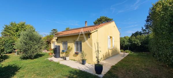 VILLA DE PLAIN PIED LUMINEUSE CERESTE EN LUBERON TERRAIN CLOS GARAGE DEPENDANCE
