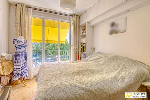 Versailles Rive-Droite Appartement 5 pièces 138.32 m² au sol situé au 1er étage avec ascenseur, balcon de 14 m² cave et parking €970 000 ** - Référence 27508