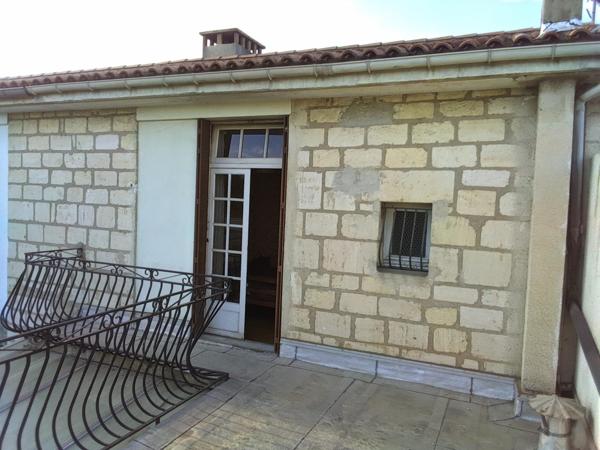 Maison familiale de 93 m² avec jardin arboré et véranda